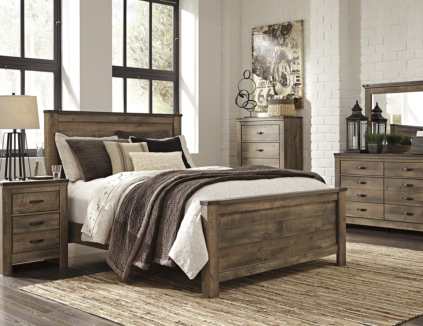 Trinell 5 Pc King Bedroom Set